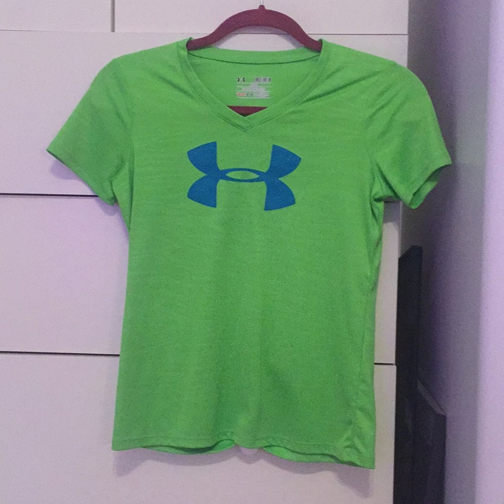 Kinda Under Armour vneck